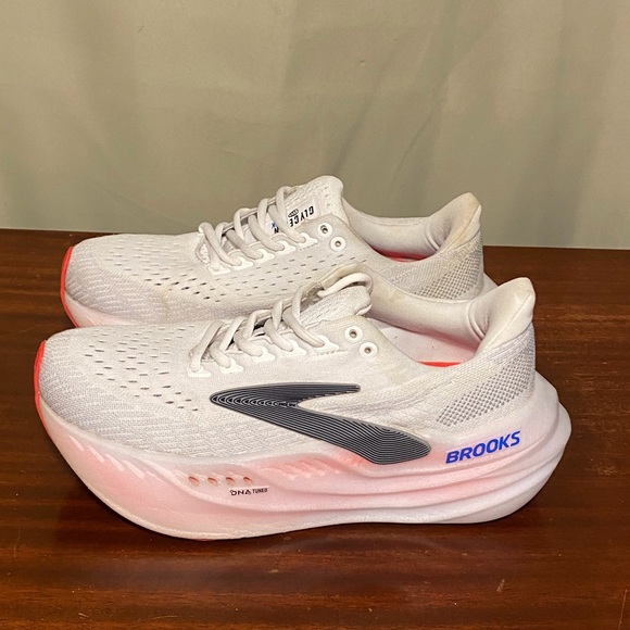 Brooks Glycerin Max Women’s 7.5 M White Black Diva Pink Running Road Sneakers - Picture 3 of 8